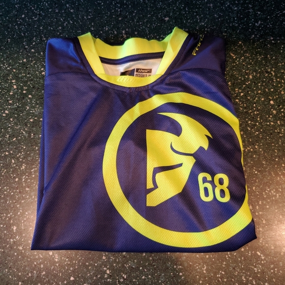 Gently worn thor jersey - Picture 6 of 8